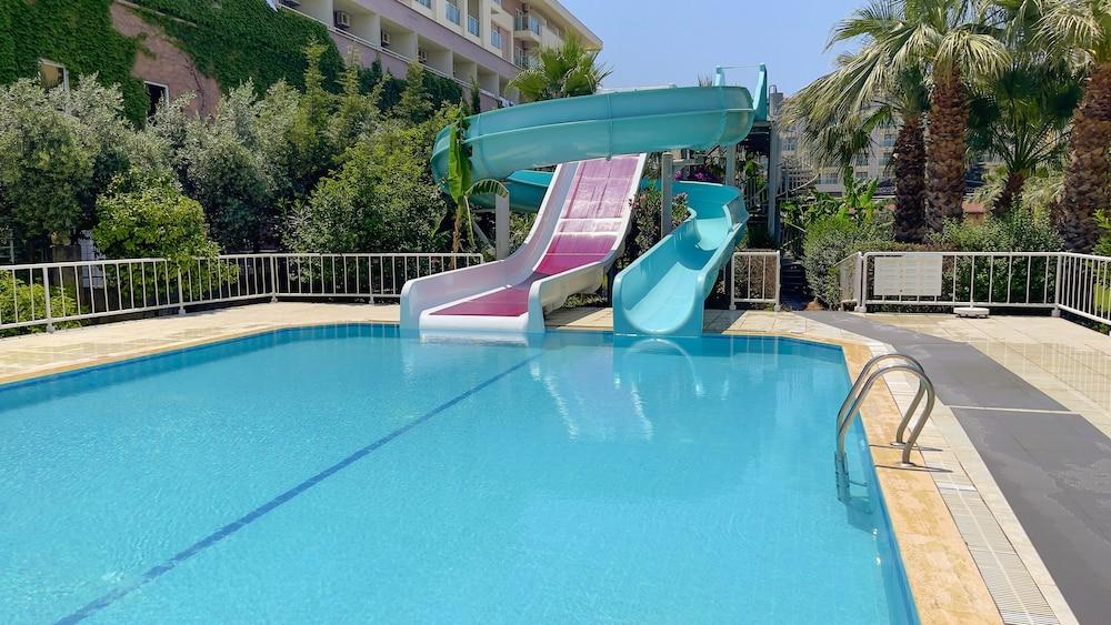 Hotel Titan Garden Ultra All Inclusive Konaklı Екстериор снимка