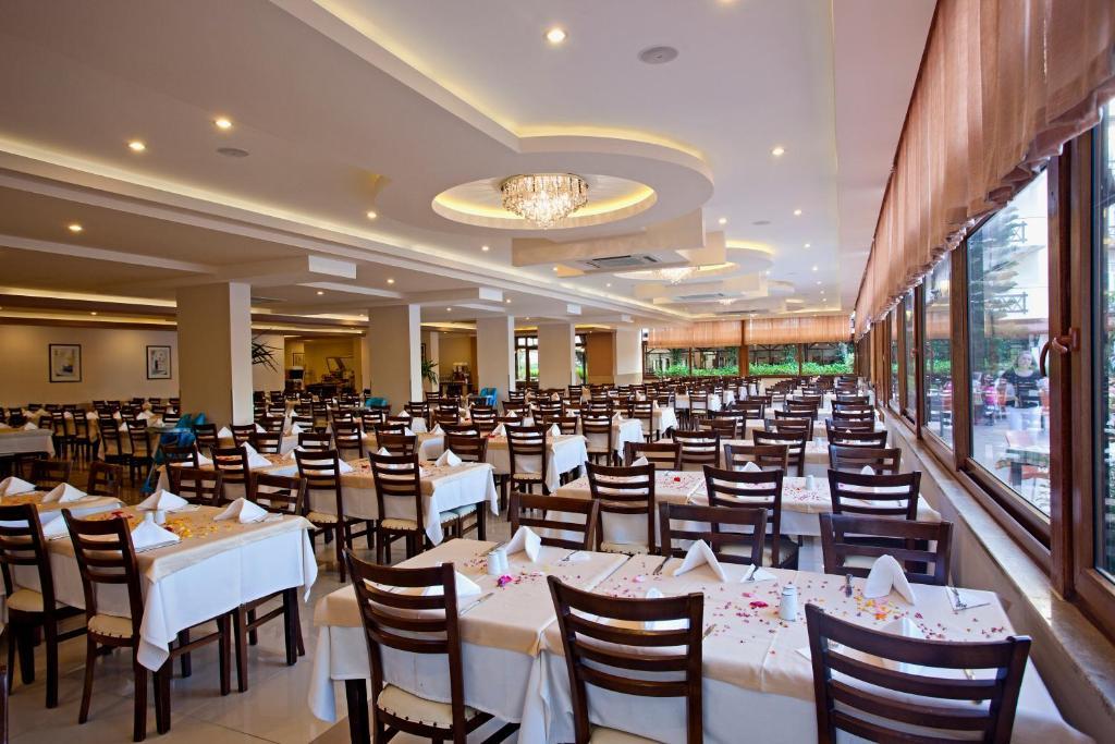 Hotel Titan Garden Ultra All Inclusive Konaklı Екстериор снимка